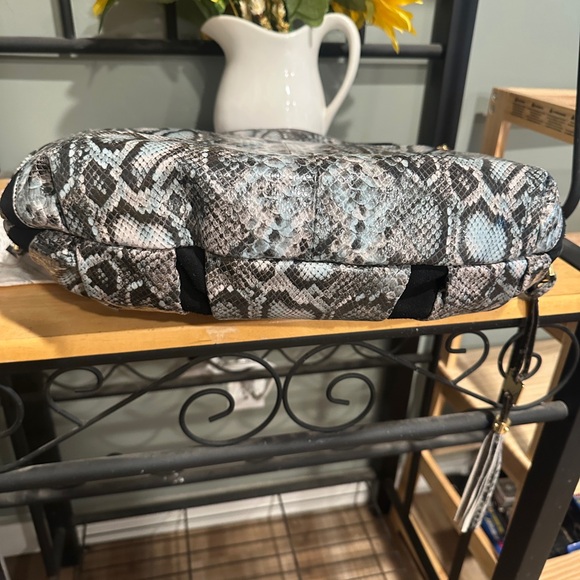 Aimee Kestenberg Collection Chic Snakeskin Patterned Shoulder Bag NWOT - Picture 8 of 12